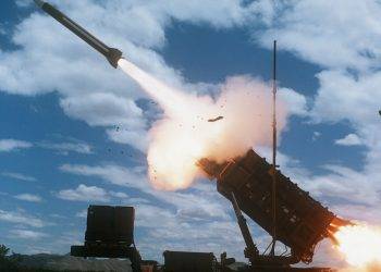 Polish government delays receipt of German Patriot missiles. Opposition accuses it of acting against the national interest