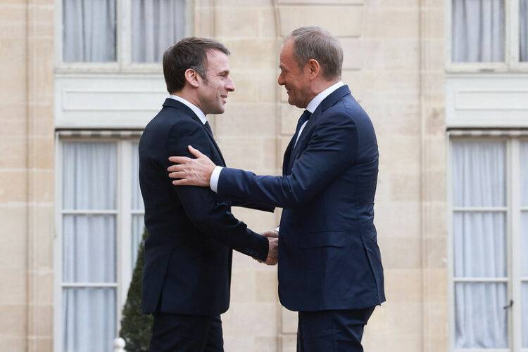 Donald Tusk in France: A Strong Pro-Ukrainian Voice in Europe