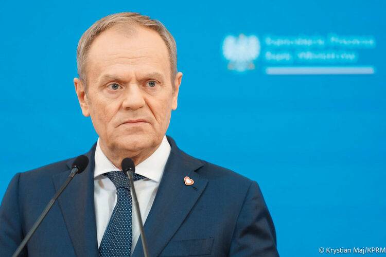 Tusk to Meet with Intelligence Chiefs Amid Growing Concerns Over National Security