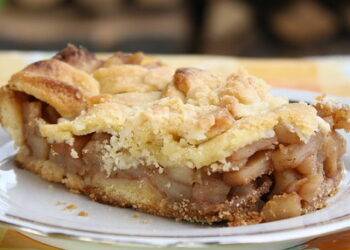 Polish Apple Pie Crowned Best Sweet Cake in the World