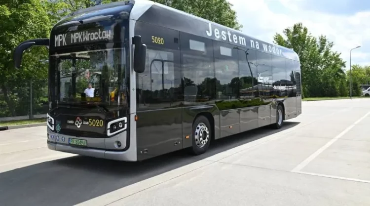 Revolutionary Hydrogen Bus NesoBus Debuts in Wrocław, Promises Cleaner Air