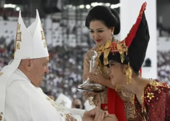 Pope Francis Quotes Polish Nobel Laureate in Indonesia