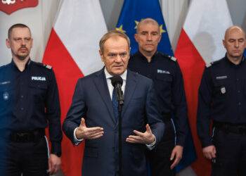 Poland’s Tusk Announces Deportations Amidst Crackdown on Organized Crime Among Foreigners